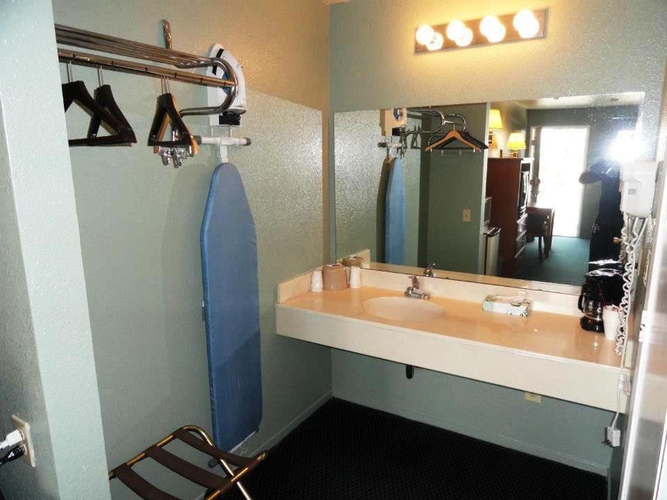 Applegate Inn アトウォーター エクステリア 写真